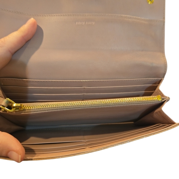 MIU MIU Pinkish/Beige Croc Embossed Leather Long Wallet, Authentic. EUC - Picture 4 of 6